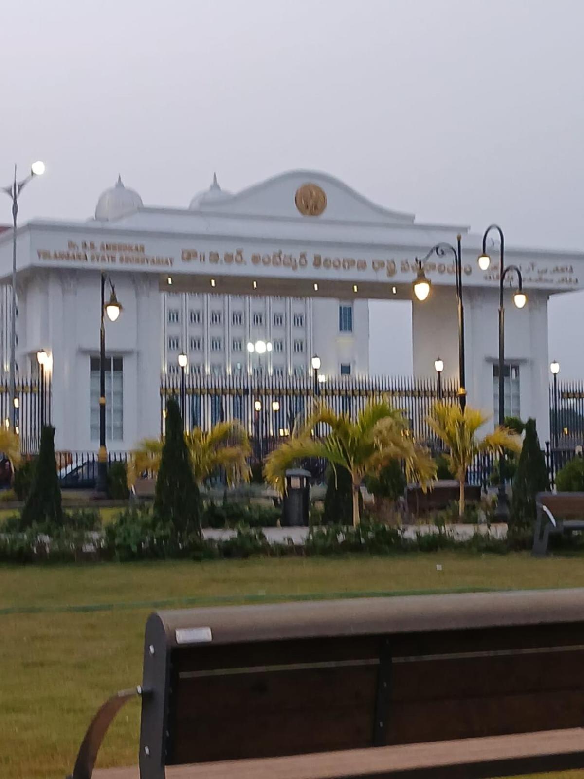 Dziire Service Apartment Hyderabad Exterior foto